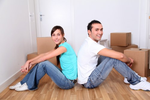 Practical self storage service for moving and decluttering in Knightsbridge